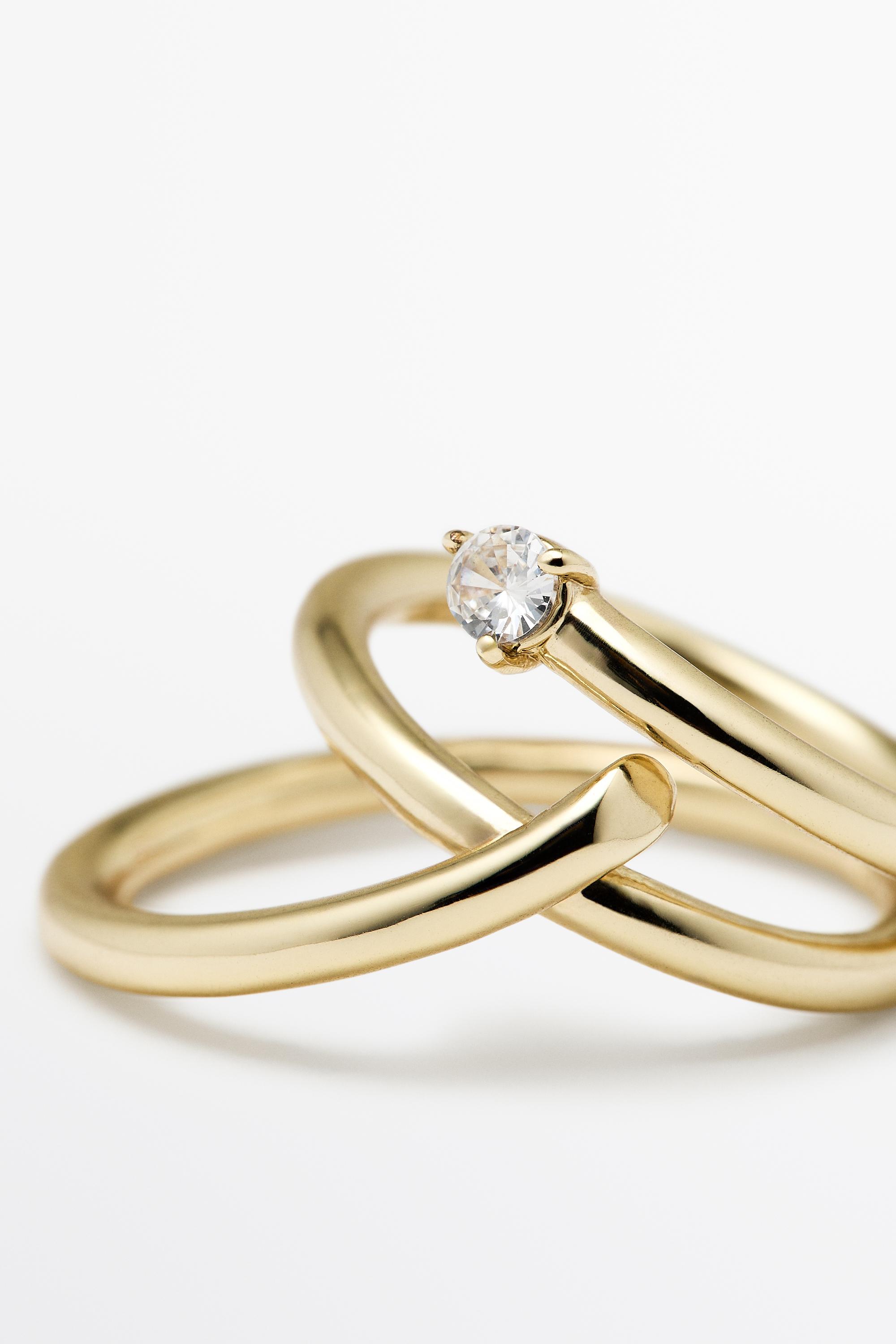 Wide shimmery volume ring